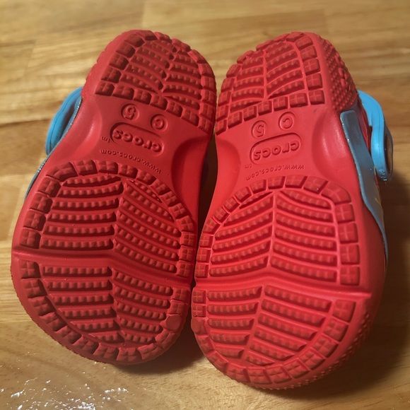 Disney Elena Avalor Crocs Size 5 ❤️ - Picture 5 of 9